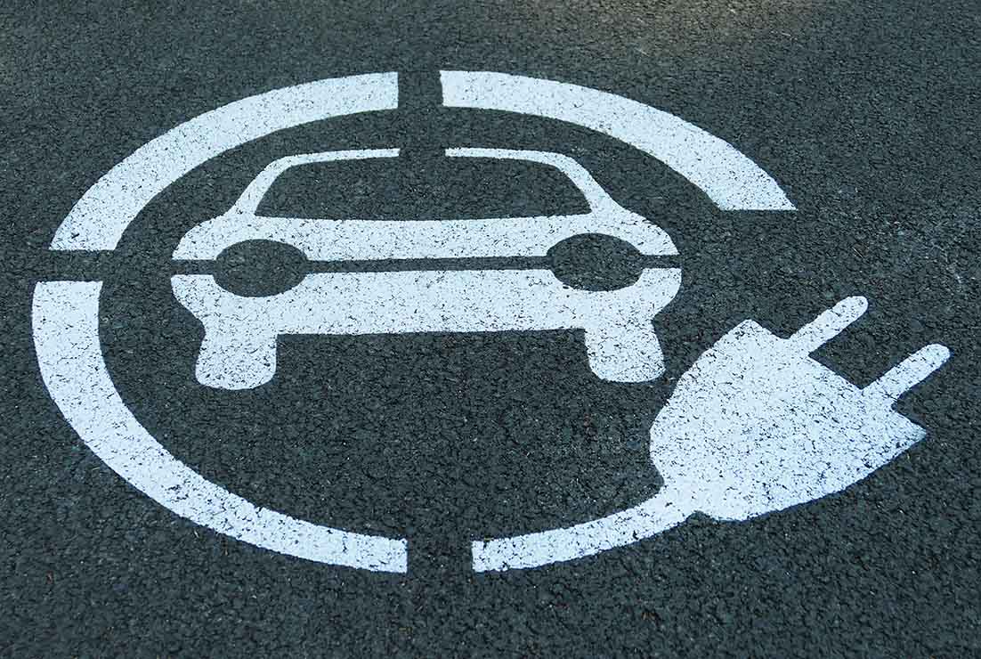 Diésel, capacidad de refino y coche eléctrico