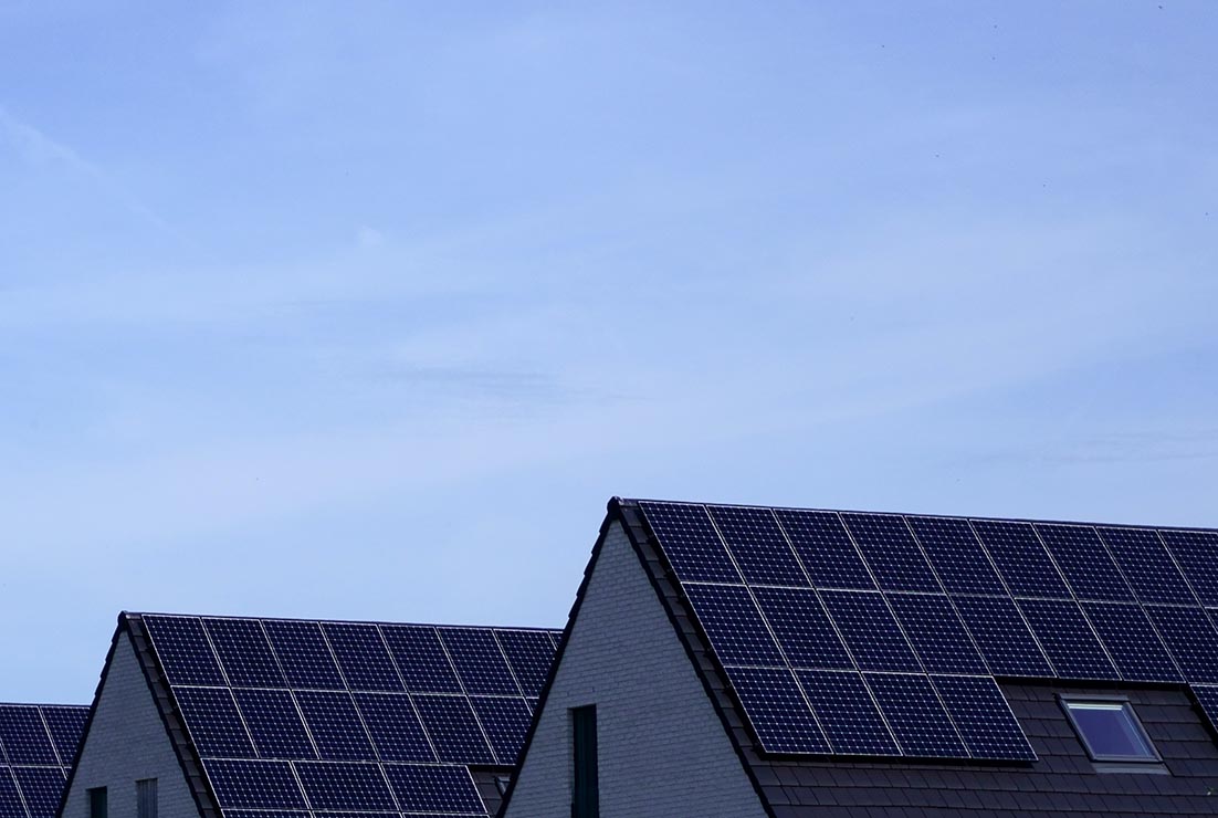 Potencia contratada y paneles solares