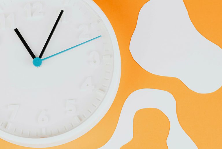 ¿Por qué sube el IVA de la luz ahora que está tan barata?